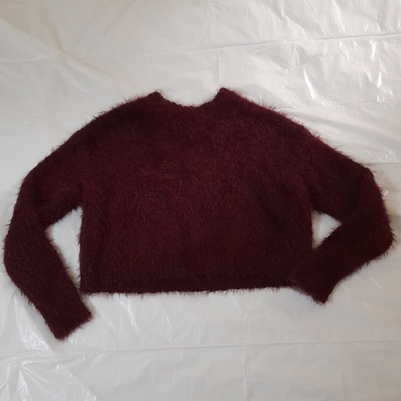 ● Arizona Jean Co. | Cropp Faux Fur Sweater - Picture 4 of 10